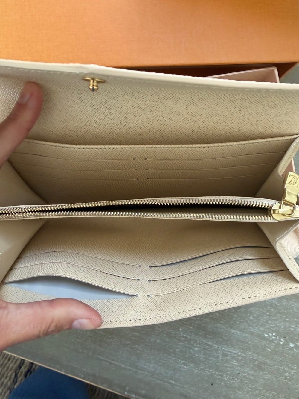 LOUIS VUITTON Portefeuille Damier Azur Wallet. Rare. New in Box with receipt. - Picture 5 of 7